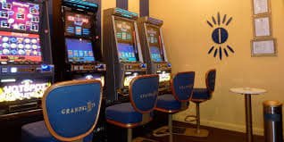 Người dùng Việt Nam xem tỷ lệ cược bóng đá và cầu lông trên điện thoại tại 33win 5
